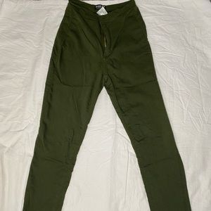 Fashion nova, super high rise olive green, leggings/jeans & size 3